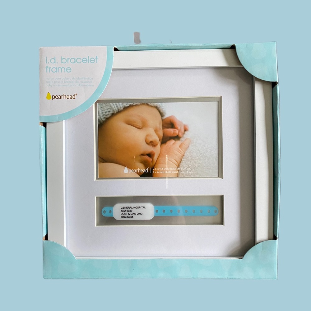 Newborn ID bracelet photo frame NWT